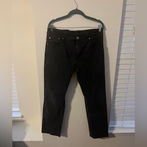 Classic Black Straight Jeans with Timeless Appeal